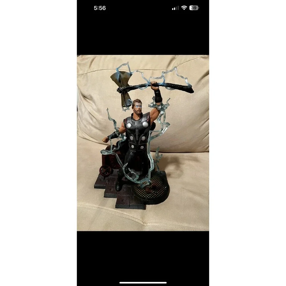 Diamond Select smoke free
